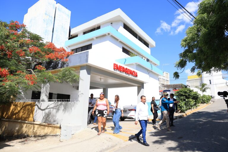 Director del SNS realiza visitas no programadas a centros de salud de Santiago Oeste y dispone mejoras para fortalecer la atención