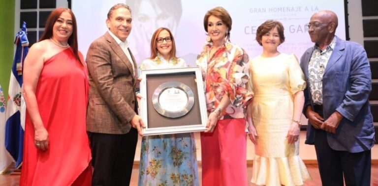 La polifacética Cecilia García recibe homenaje por décadas en el arte