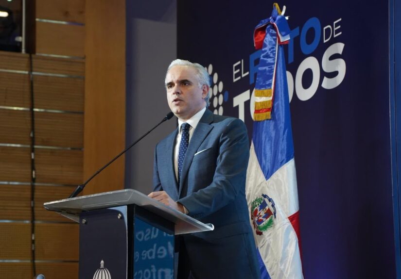 Luis Miguel De Camps instruye aumento de psicólogos y orientadores en escuelas públicas