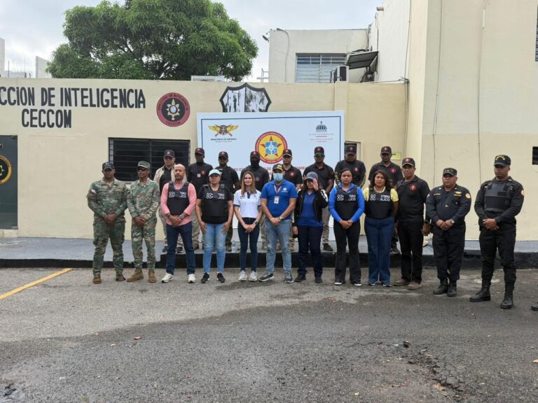 FOTO 2 Autoridades participantes en el operativo